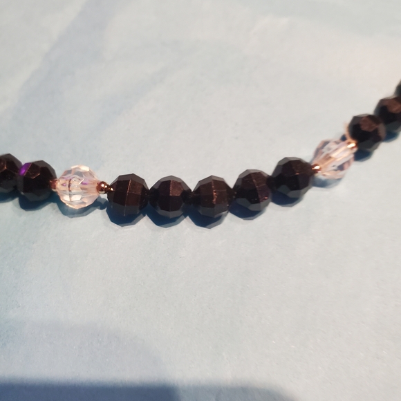 White and clear beaded necklace - Picture 3 of 4